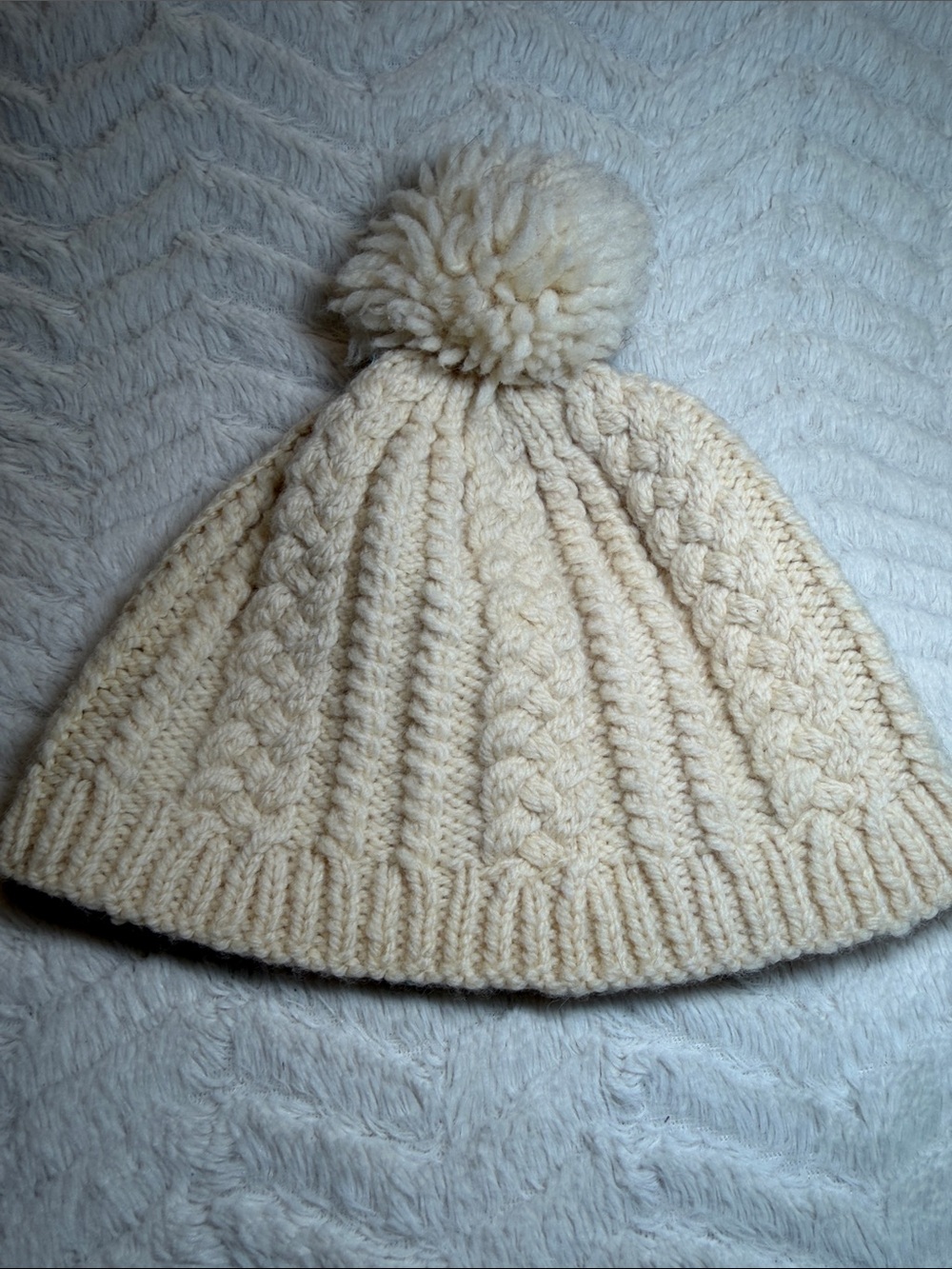 Handmade Cream Cable Knit Pom-Pom Beanie / hat NEW